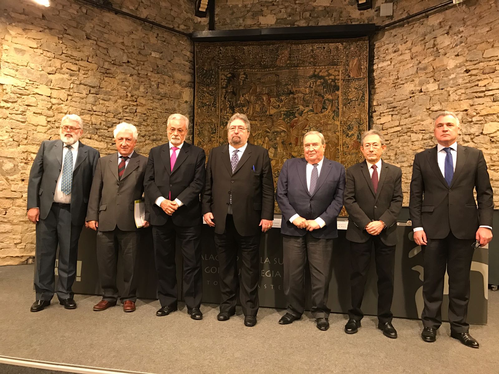 Los defensores autonómicos urgen a buscar soluciones ante la grave crisis humanitaria que afecta a los refugiados en Europa